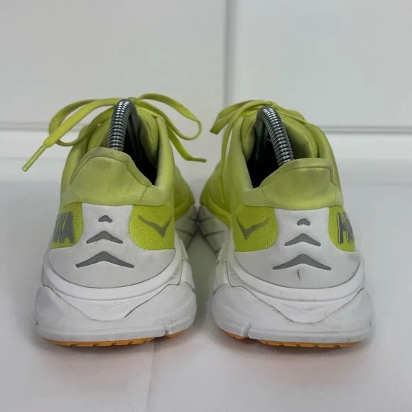 Hoka One‎ One Arahi 6 Women's 10 B Citrus Glow Running Athletic Sneakers